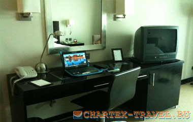 Номер отеля Traders Hotel, Dubai by Shangri-La 4*