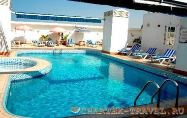 Отель Versailles Hotel Dubai 3*