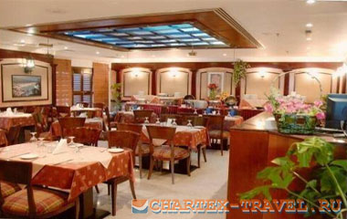 Ресторан отеля Versailles Hotel Dubai 3*