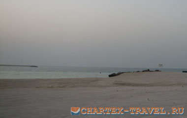 Пляж отеля Villa Rotana Dubai 4* Пляж отеля Villa Rotana Dubai 4*